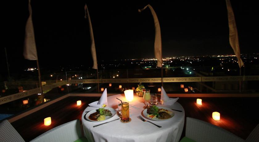 Maxonehotels At Bukit Jimbaran Exterior foto