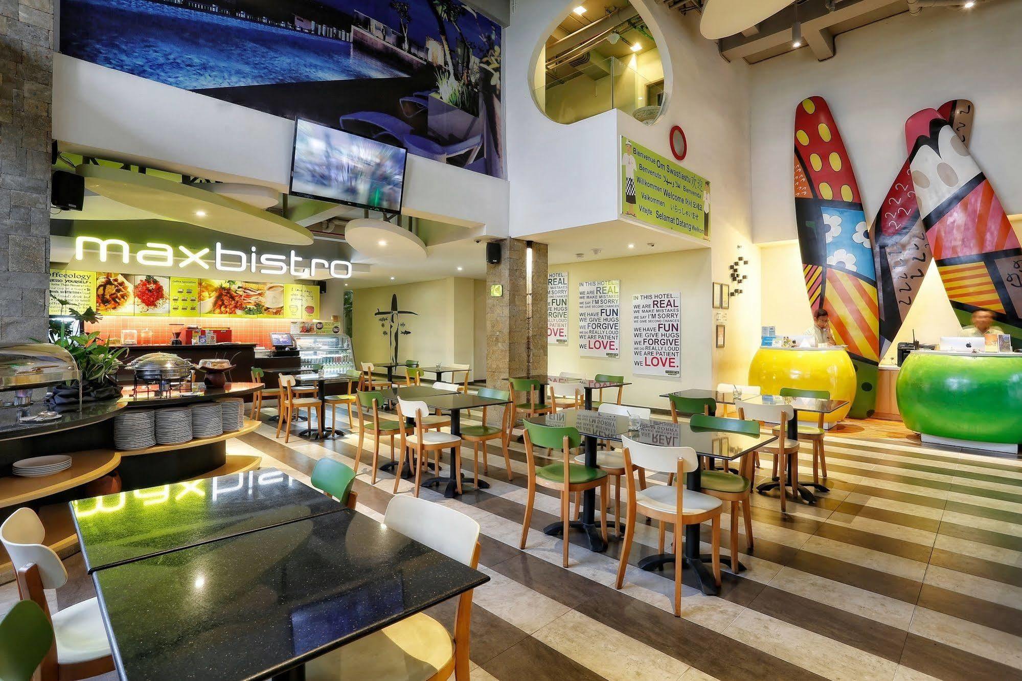 Maxonehotels At Bukit Jimbaran Exterior foto